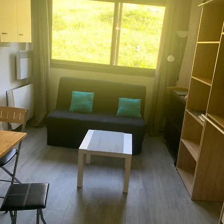 Apartment Club Engaly Ii Isabelle